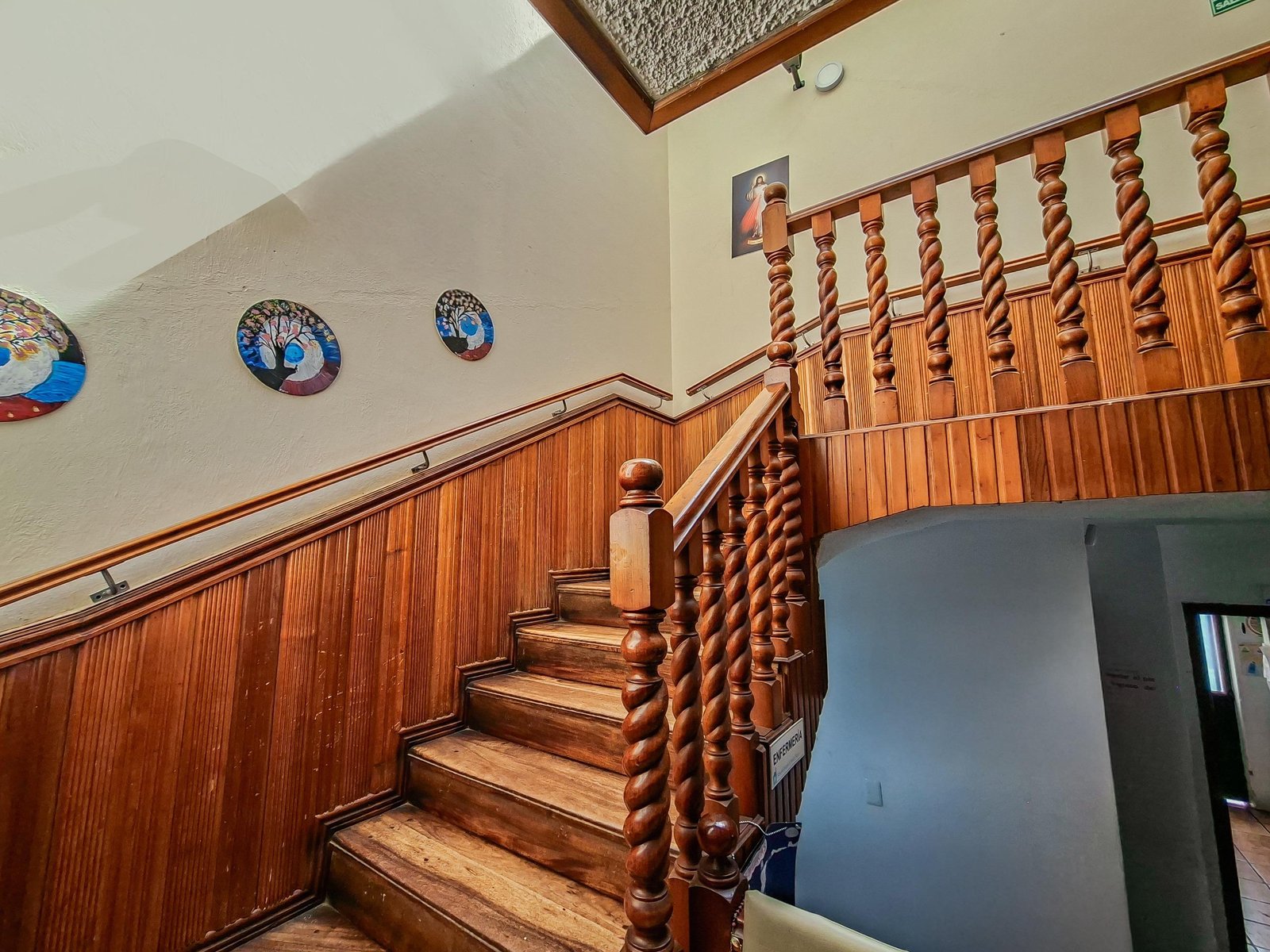 Casa de venta en cuenca, sector Av. Loja, con amplia área verde - Imagen 3