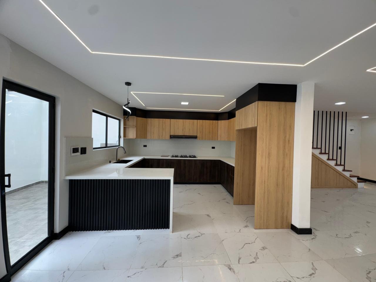 Casa en venta, Sector RACAR PLAZA - Imagen 4