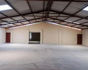 Local Comercial en arriendo, Calle Remigio Crespo - Imagen 2
