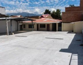 Local Comercial en arriendo, Calle Remigio Crespo - Imagen 4