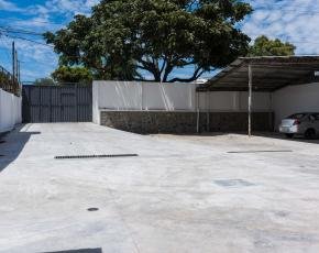 Local Comercial en arriendo, Calle Remigio Crespo - Imagen 3