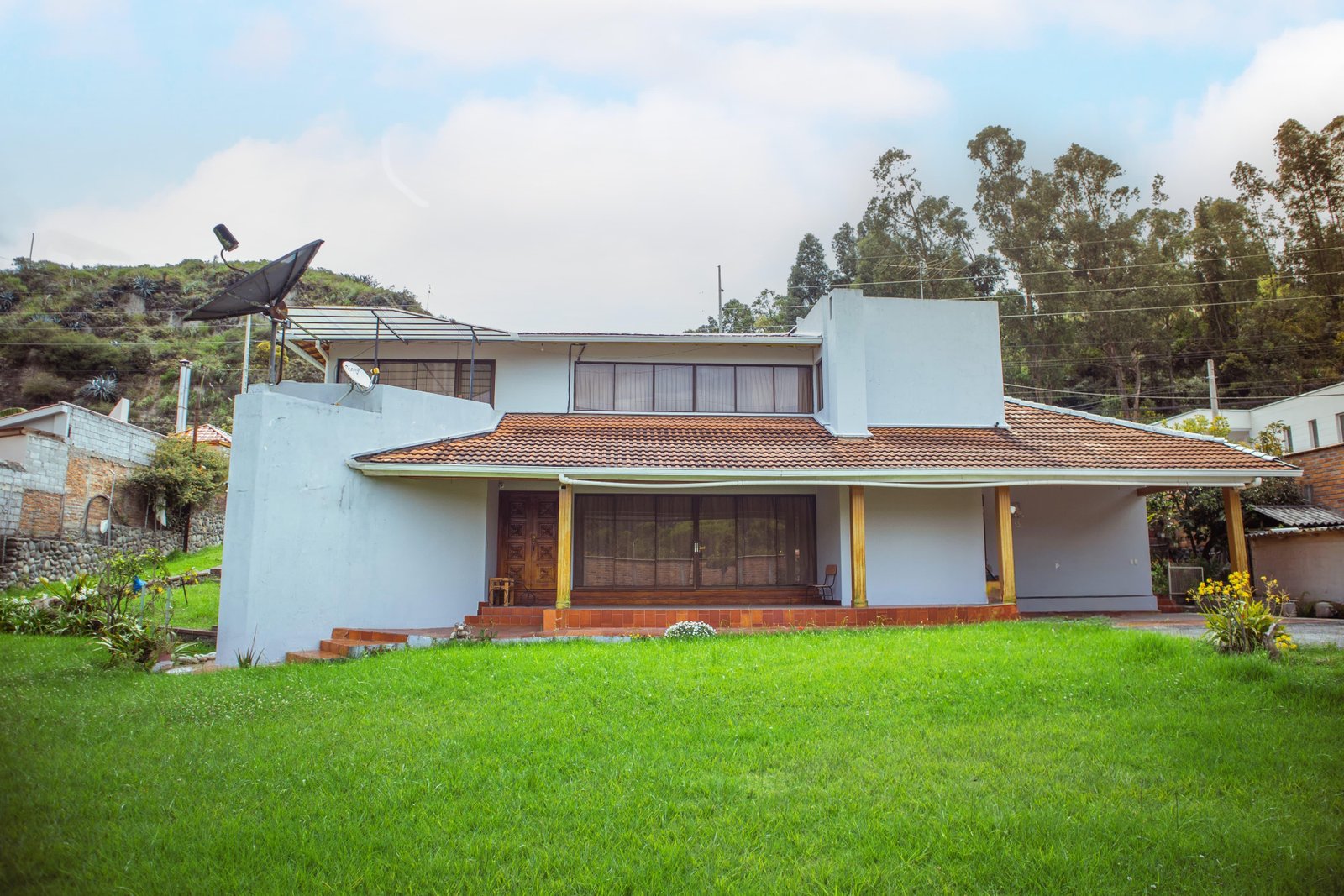 Amplia Villa en Renta, Sector Challuabamba, Cuenca - Imagen 2