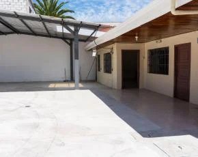 Local Comercial en arriendo, Calle Remigio Crespo